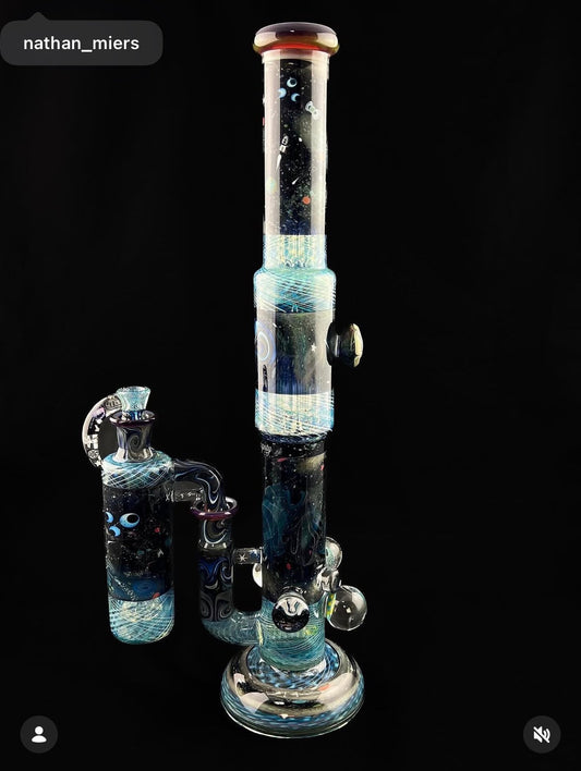 FEATURES0506.26 - SOVEREIGNTY GLASS x N8 - STEM 2 EIGHT